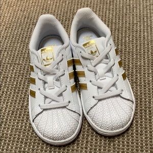 Never worn addidas sneakers size 10